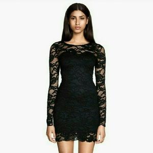 H&M divides lace dress